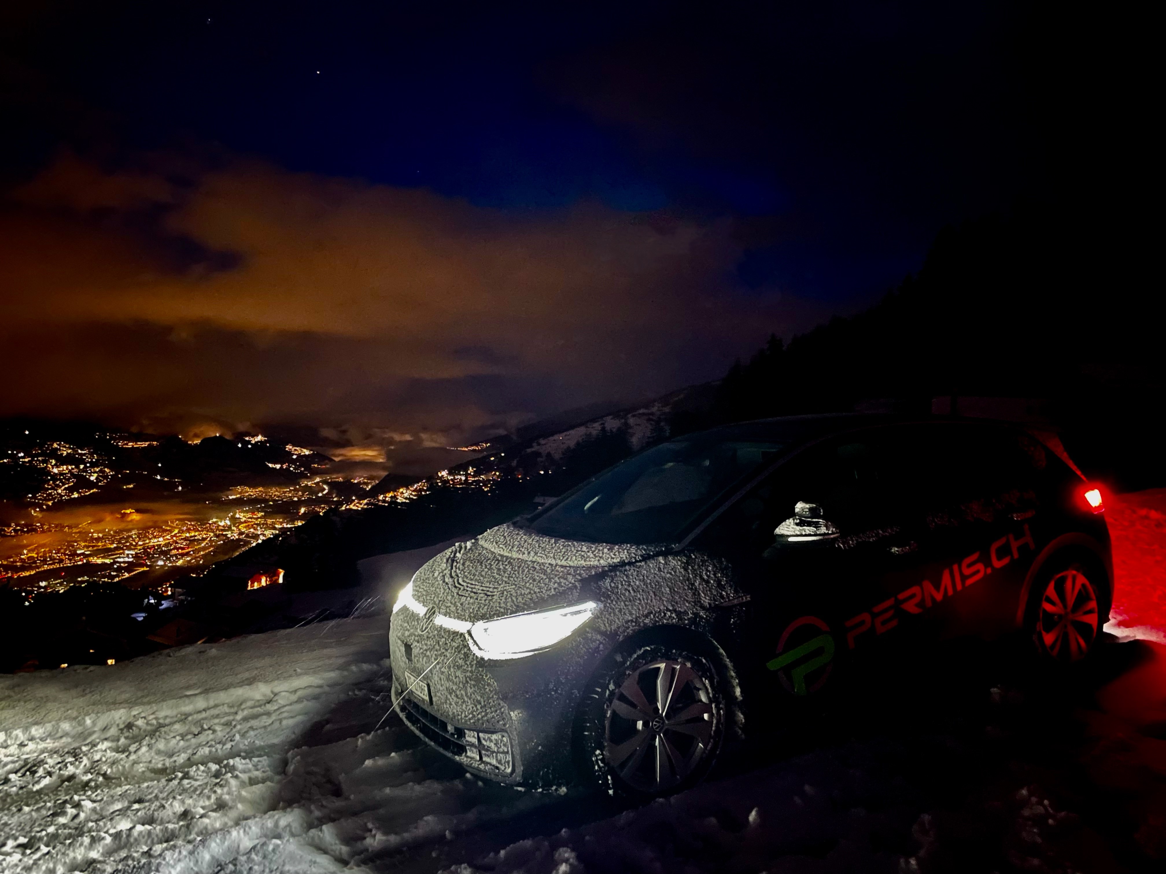 30% des voitures de tourismes vendues en Valais sont des hybrides ou des électriques